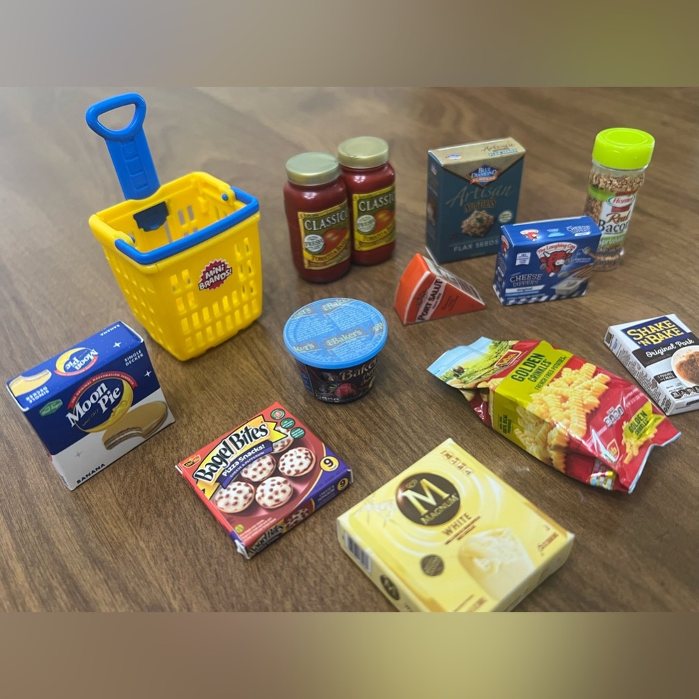 Mini Brands Bundle - Picture 2 of 3